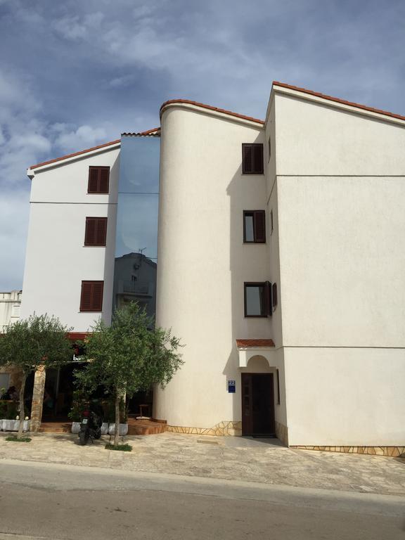 Apartments Villa Cherry Novalja Exterior foto